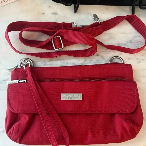 Baggallini Red Crossbody Bag with Multi-Compartment Design EUC - Picture 6 of 6